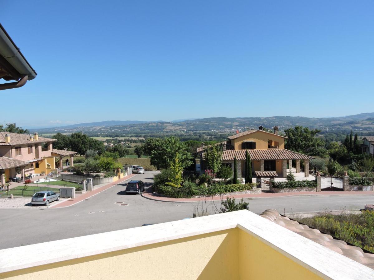 La Casa Di Marco E Lorella Fratta Todina المظهر الخارجي الصورة