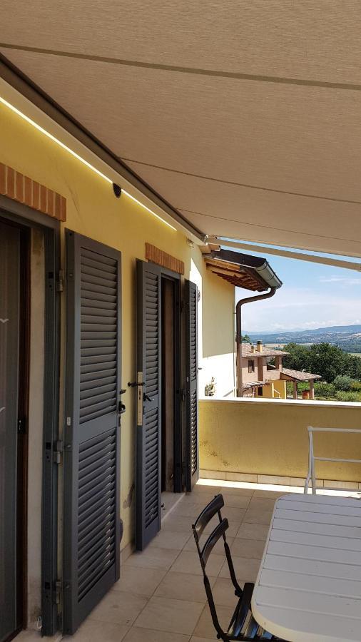 La Casa Di Marco E Lorella Fratta Todina المظهر الخارجي الصورة